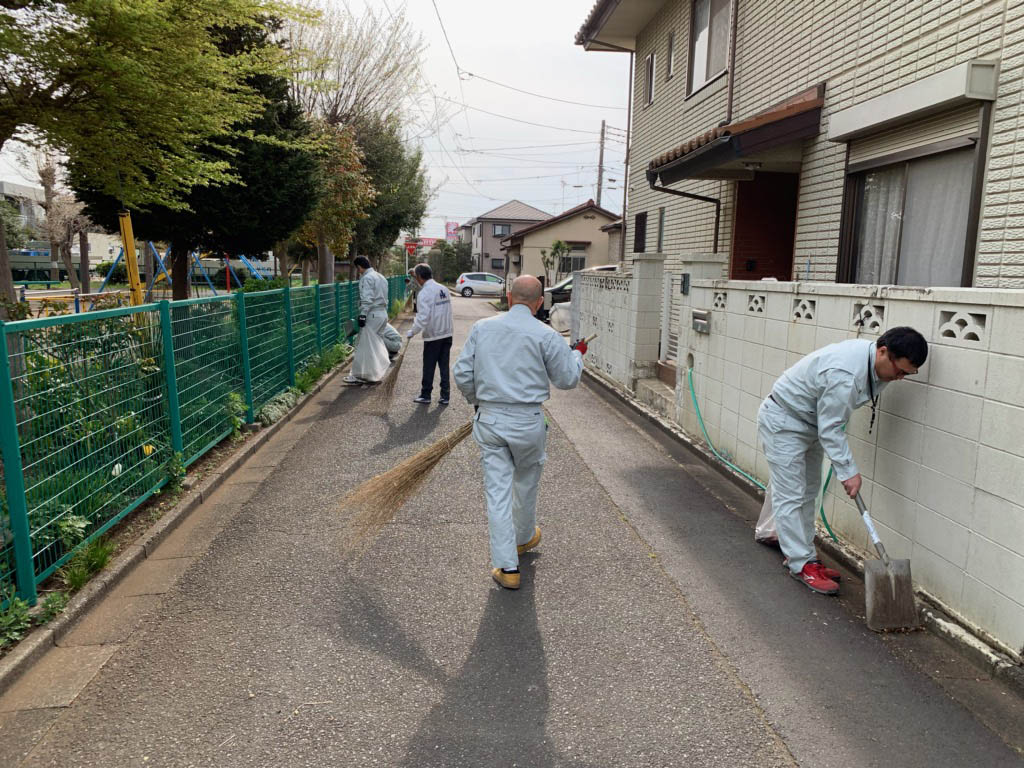 飯能市柿堂公園の清掃活動　細田建設